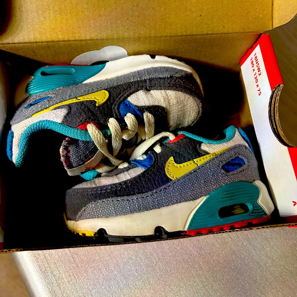 Nike air max 90 size 4c